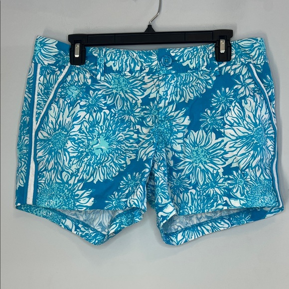 Lilly Pulitzer Pants - Lilly Pulitzer Women's The Callahan Blue & White Floral Tropical Shorts Size 8